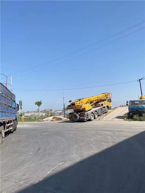 扶绥县25吨吊车的租赁价格大概是多少？