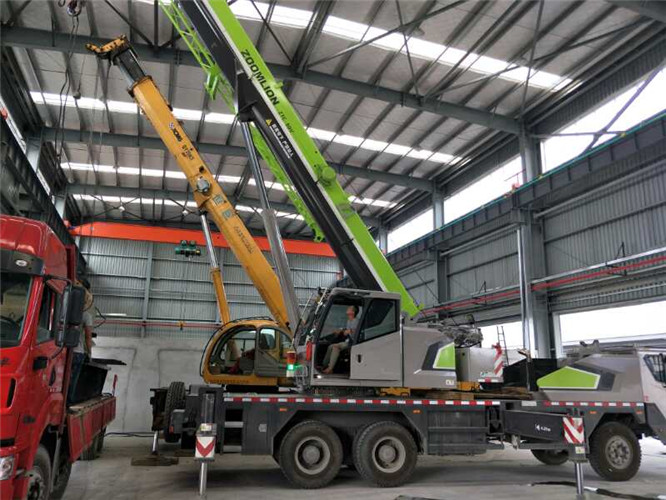 扶绥县高空车出租需要注意哪些安全事项？