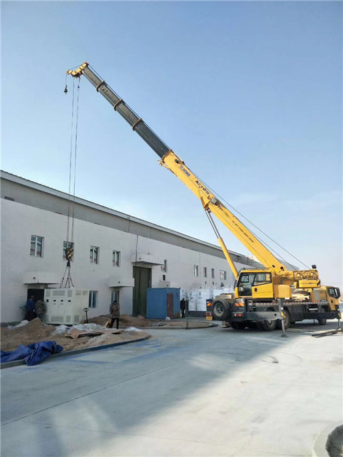 扶绥县“超载就喊停”—— 吊车的 “重量保镖” 技术